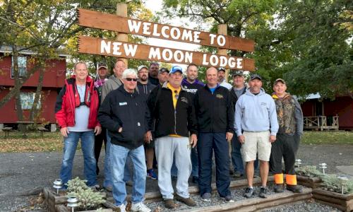 Cedar Rapids Retreat - New Moon Lodge